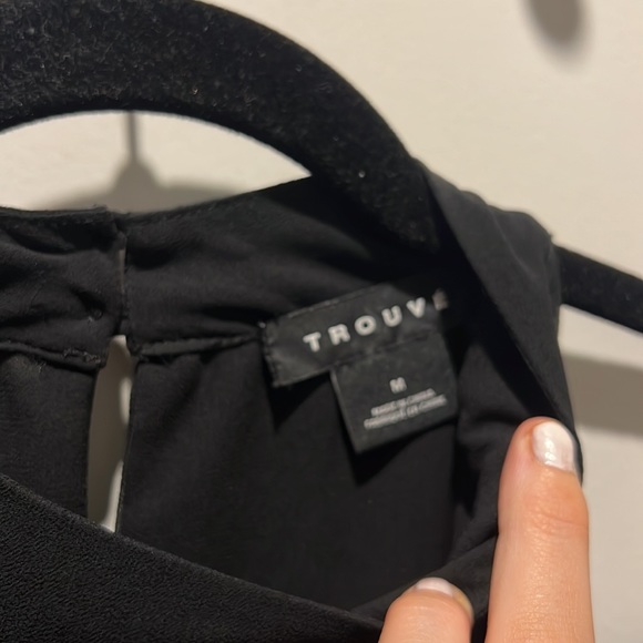 Trouve Cold Shoulder Blouse - Picture 4 of 7